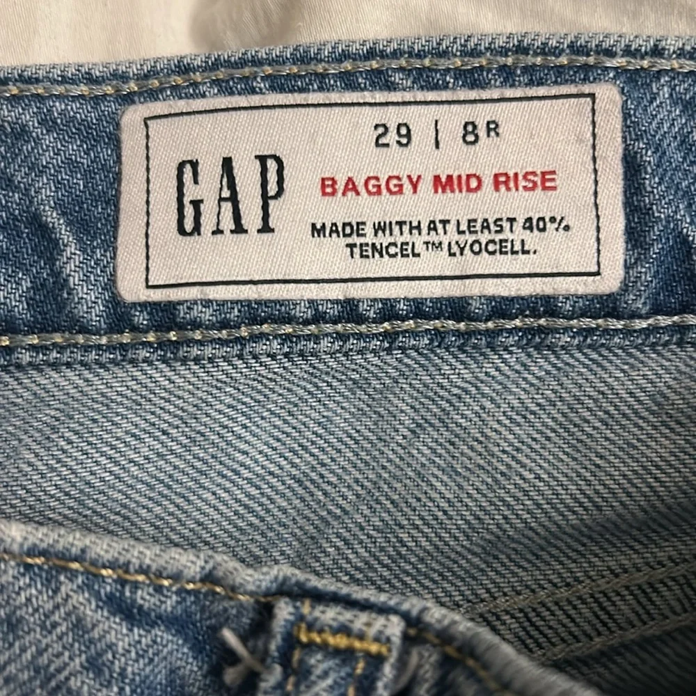 Gap Mid Rise UltraSoft Baggy Jeans Size 29 / 8R - Picture 3 of 8